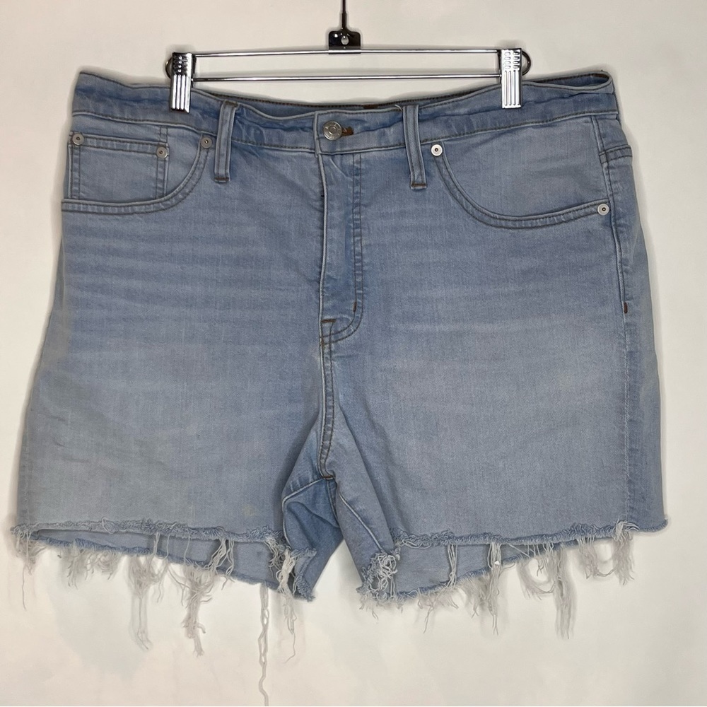 Madewell | The Perfect Vintage Distressed Denim Shorts